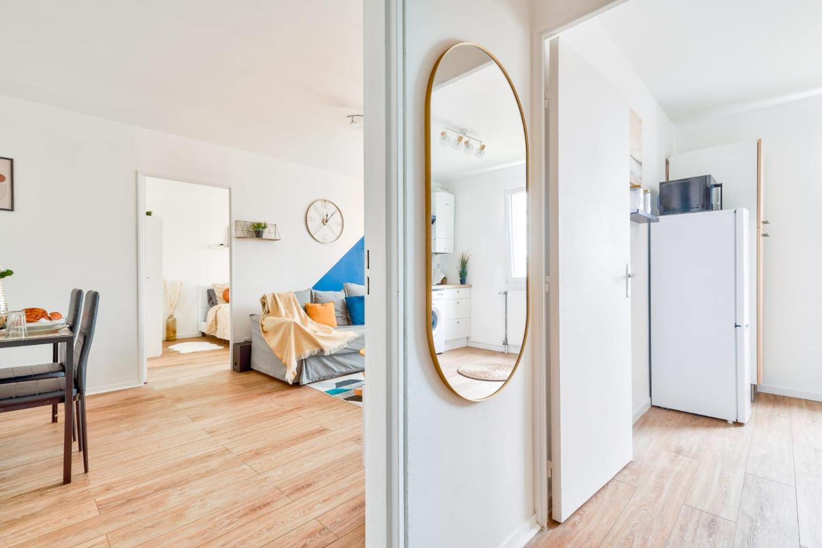 Le Cosy Yellow Appartement Lumineux A 5 Min De La Gare D'Evry Avec Parking Gratuit Courcouronnes Esterno foto