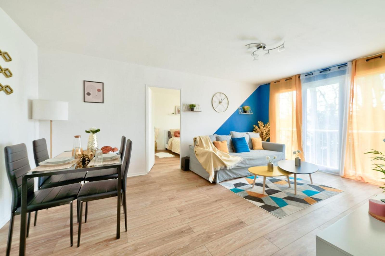 Le Cosy Yellow Appartement Lumineux A 5 Min De La Gare D'Evry Avec Parking Gratuit Courcouronnes Esterno foto